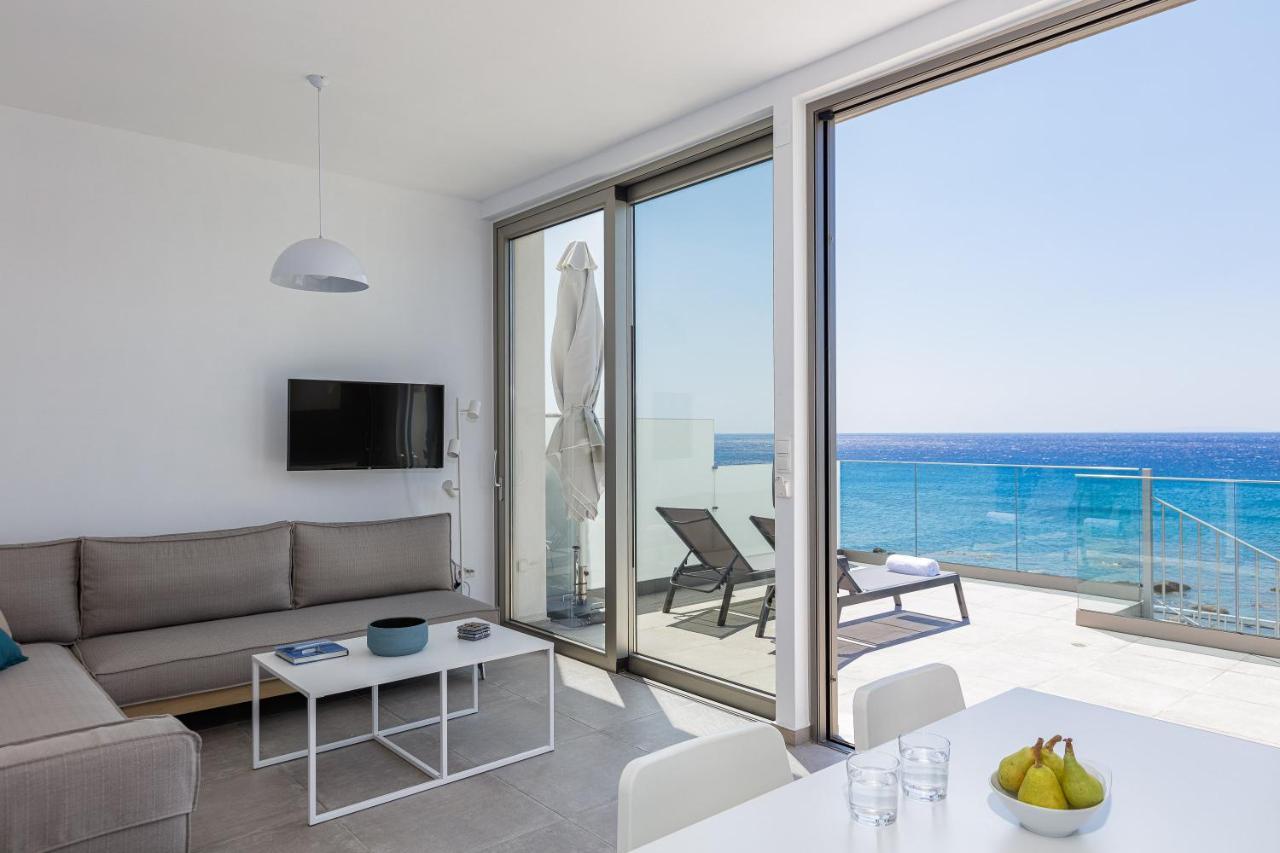 Aelia Seascape Apartments Плакиас Экстерьер фото