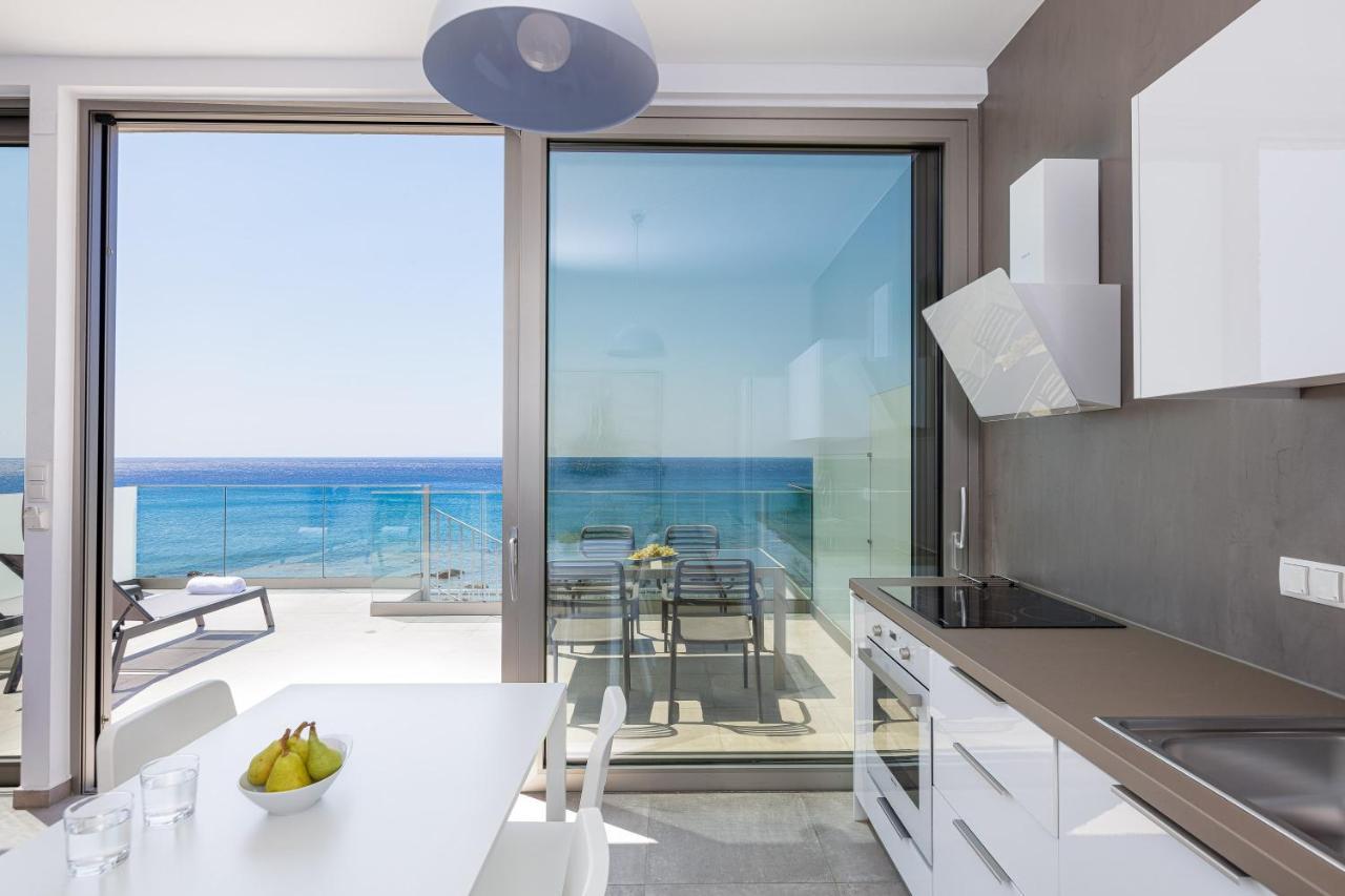Aelia Seascape Apartments Плакиас Экстерьер фото