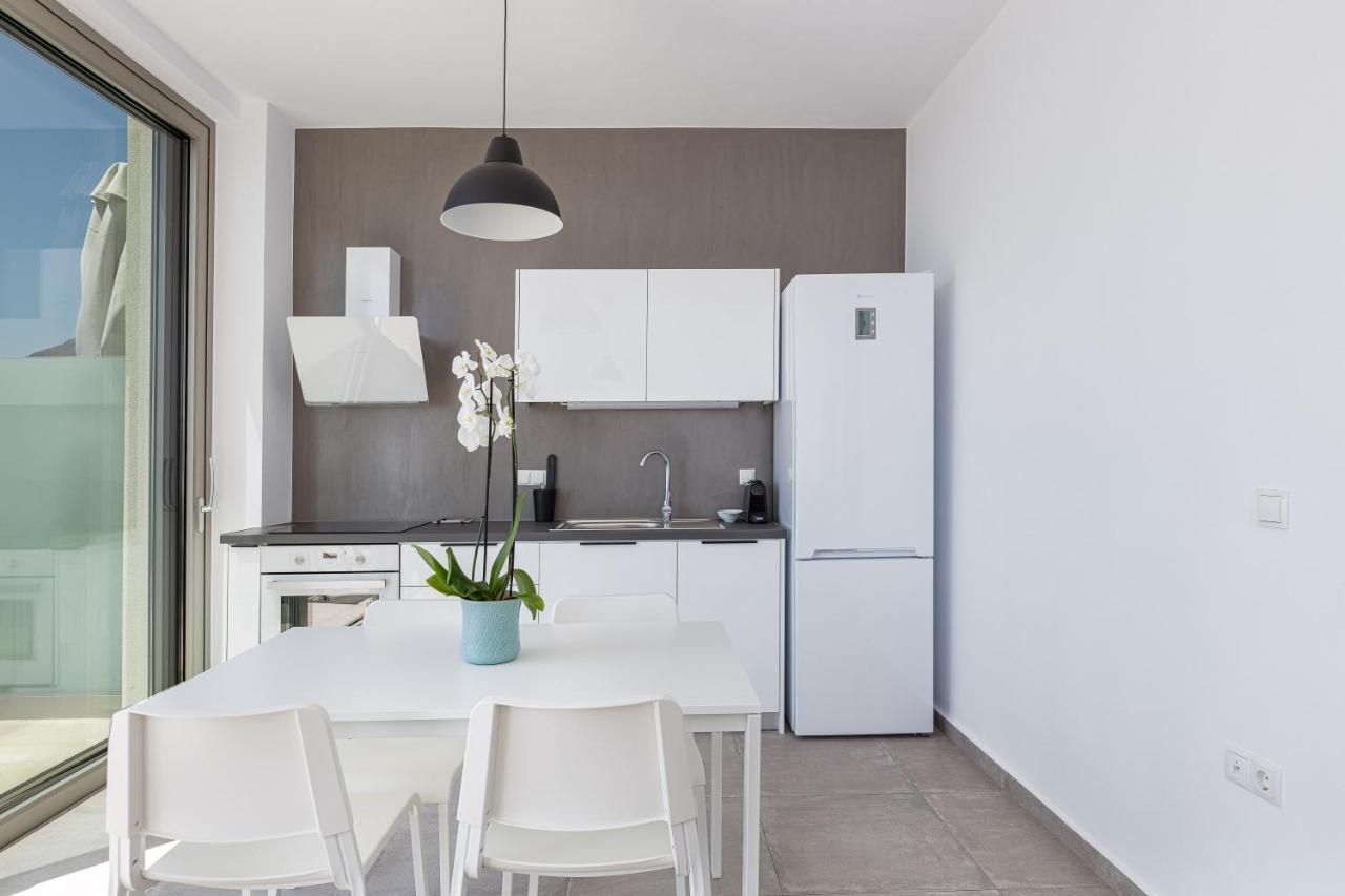 Aelia Seascape Apartments Плакиас Экстерьер фото