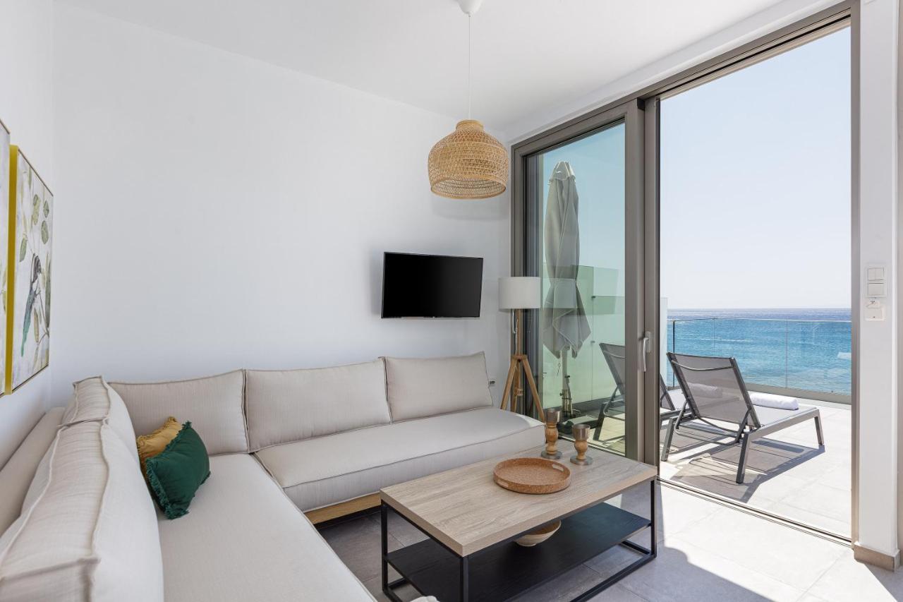Aelia Seascape Apartments Плакиас Экстерьер фото