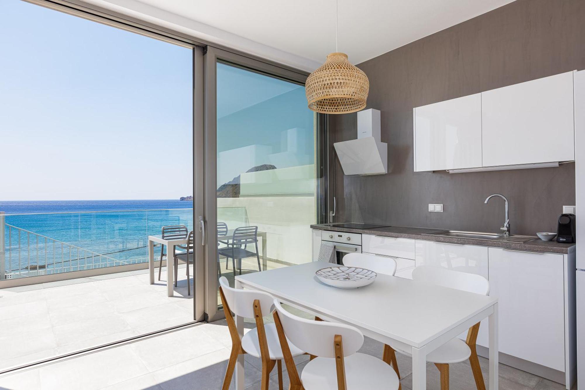 Aelia Seascape Apartments Плакиас Экстерьер фото